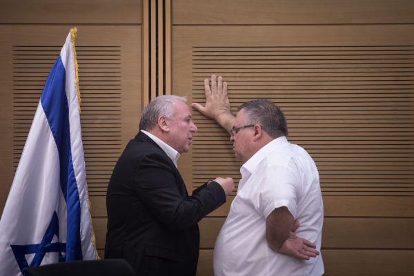 בליכוד מאיימים על נתניהו: "יהיה לזה מחיר פוליטי"