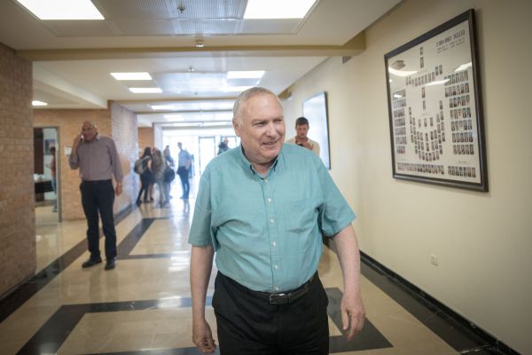 הליכוד מתנער מהצעת הפשרה של נתן אשל