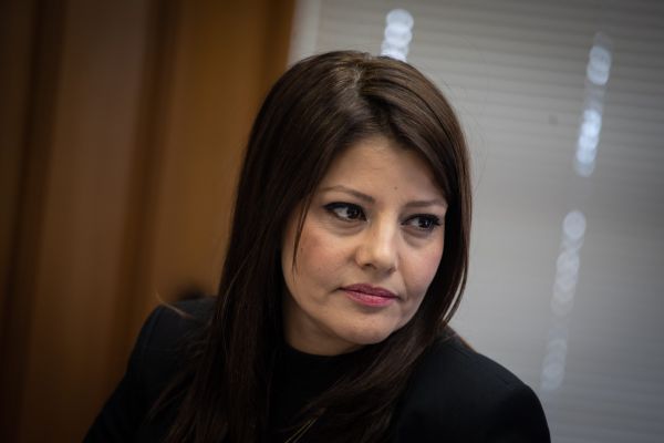 אחרי שרקדה בין מפלגות: השרה לשעבר לוהקה לתכנית ריאליטי