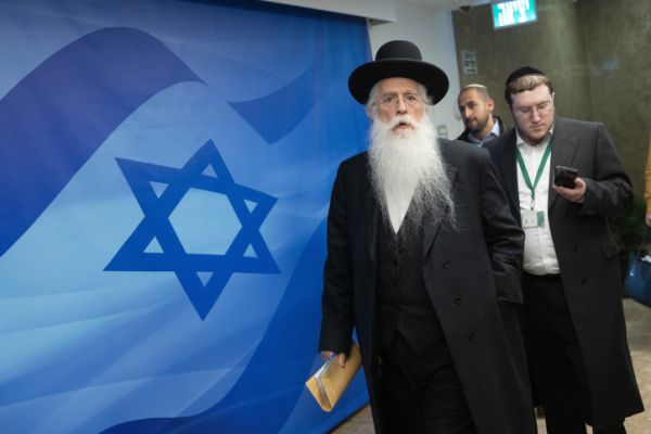 משבר בממשלה: השר החרדי הודיע על התפטרות מתפקידו