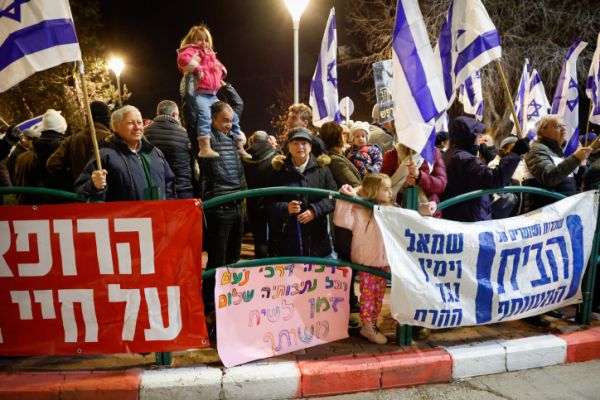 שבוע שישי ברציפות: רבבות מפגינים נגד מהפכת לוין