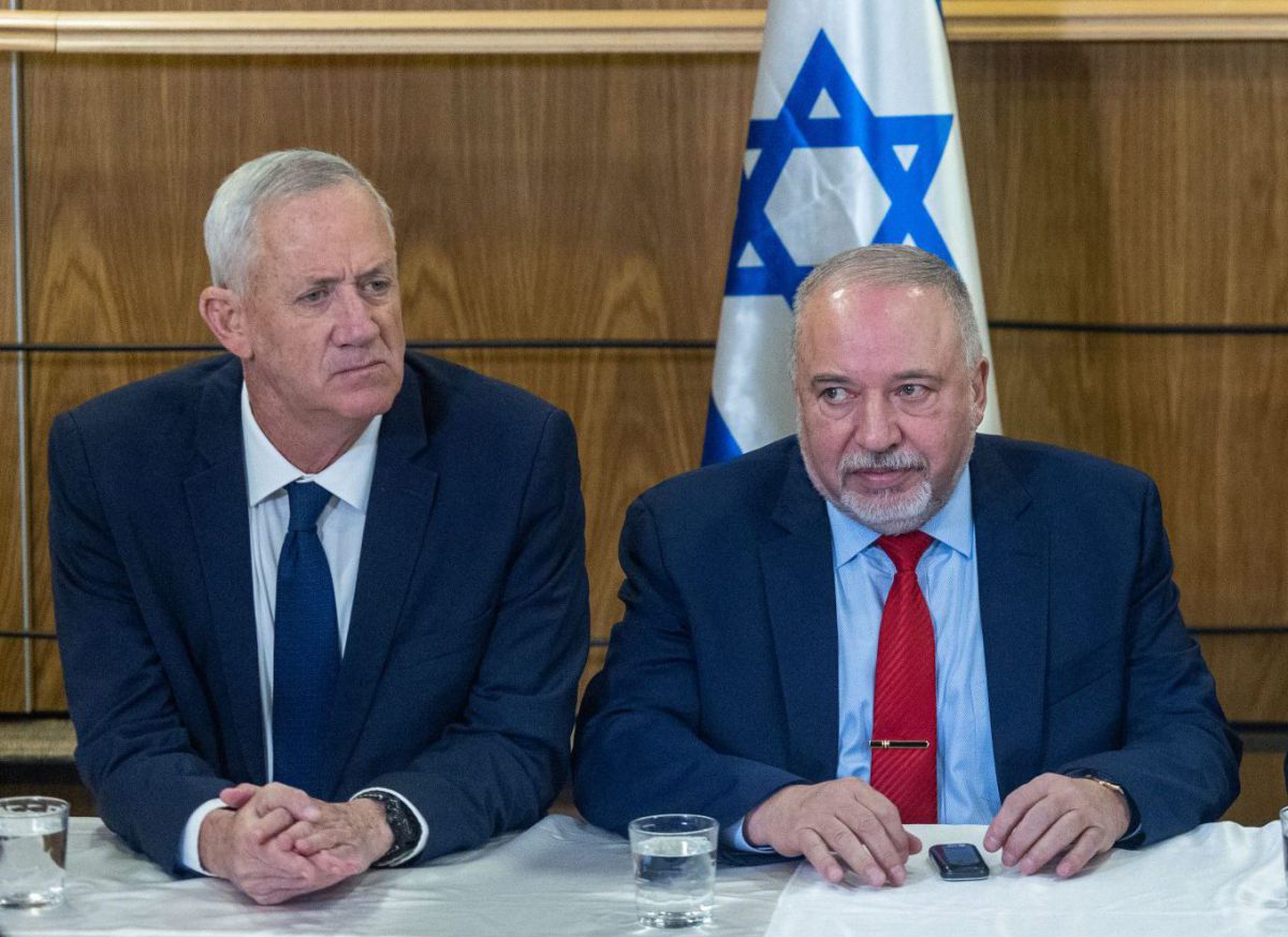 בני גנץ משיב לליברמן: "אני לא מפחד, אני נחוש"