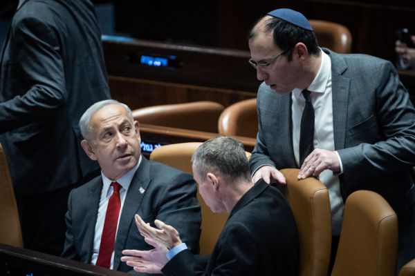 סקר מפתיע: מחצית מתומכי הליכוד בעד עצירת החקיקה