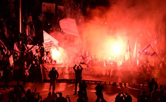 מה אני מרגיש כשאני משתתף בהפגנות השמאל?