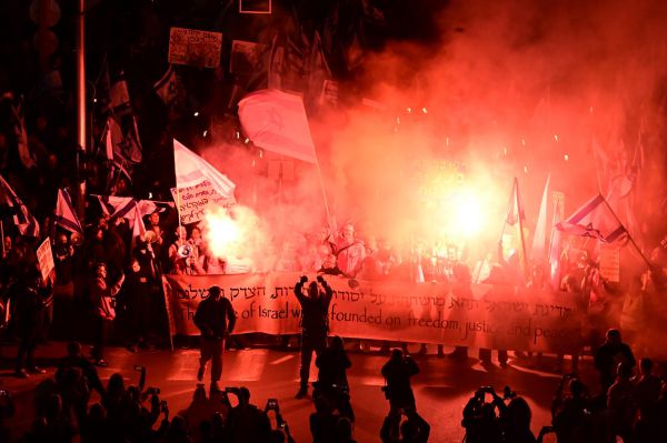 מה אני מרגיש כשאני משתתף בהפגנות השמאל?