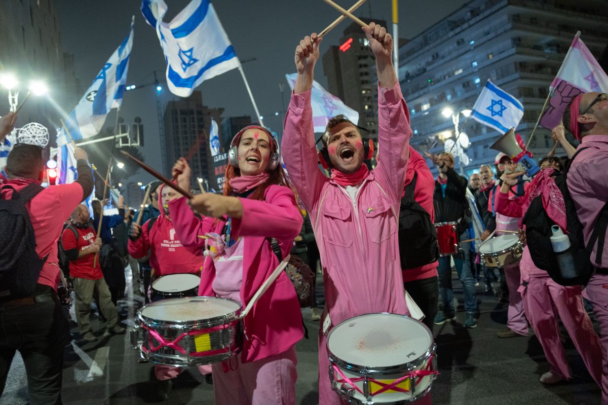 מדינה פחות דמוקרטית, היא גם פחות יהודית