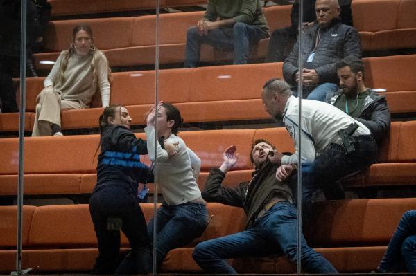 סטודנטים הפריעו לנאום שמחה רוטמן ופונו באלימות