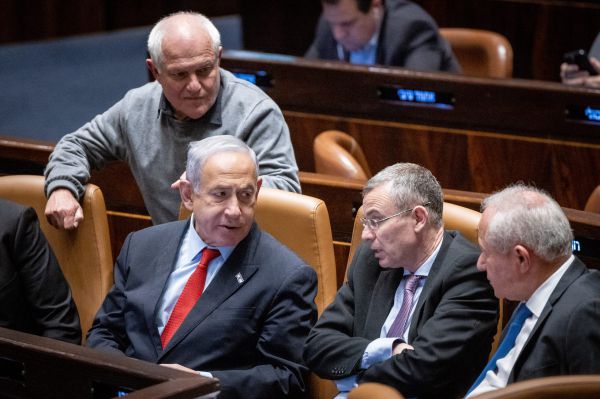 בליכוד שוב מכחישים מתח בין נתניהו ללוין: "פייק ניוז"