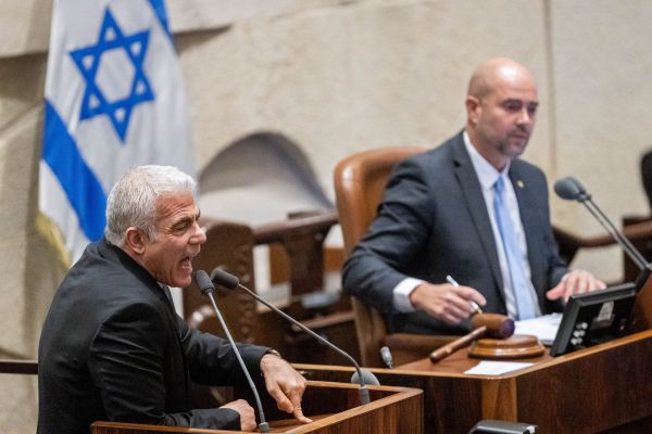 לפיד: "קחו פסק זמן, בינתיים תעשו סדר בממשלה שלכם"