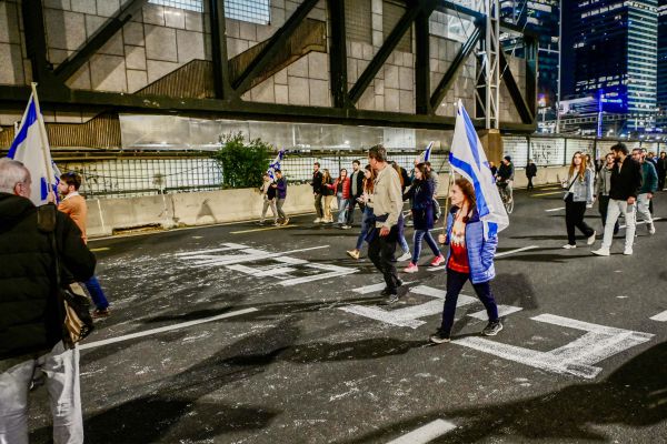 האדם שכתב "ביבי בוגד" נחקר בחשד להשחתה