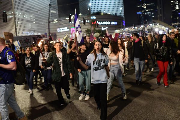בתום ההפגנה: מפגיני השמאל חסמו את איילון