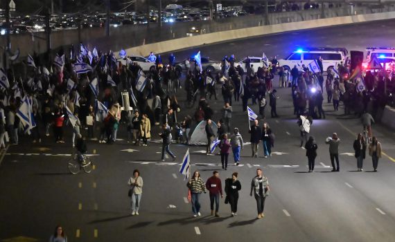 ח"כ בליכוד יוזם חוק שיטיל עונש מאסר לחוסמי כבישים