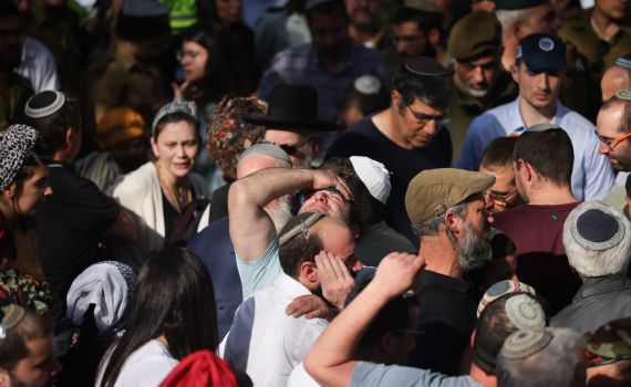 שאלתי את הסבא, 'זה האח הקטן?' הוא ענה: 'זה היחיד'