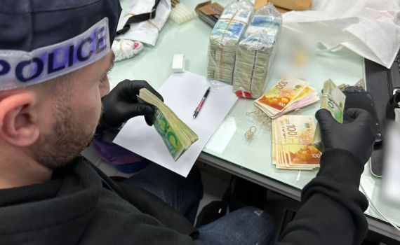 מאות שוטרים פשטו על יעדי ארגון הפשע הגדול במדינה