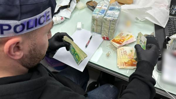 מאות שוטרים פשטו על יעדי ארגון הפשע הגדול במדינה