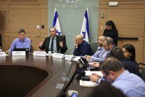 הקרב על הרפורמה: הוגשו עשרות אלפי הסתייגויות