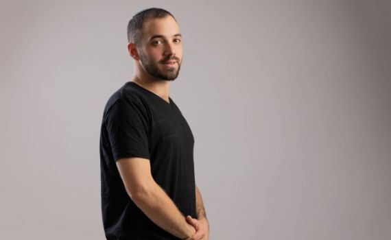 עלי הרטום בסינגל מרענן |  "הכל ירגיש חדש"