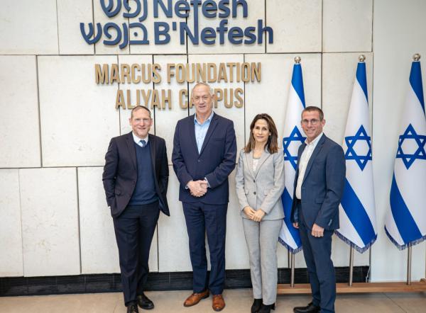 בני גנץ: משימה לאומית ראשונה במעלה; חייבים לעסוק בה