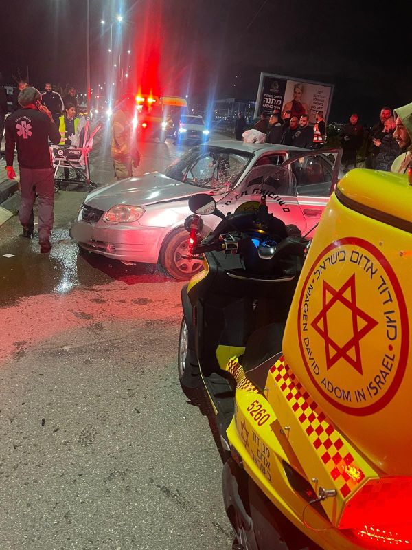 נהג נפצע אנוש ונלכד ברכב כתוצאה מהתנגשות בעמוד