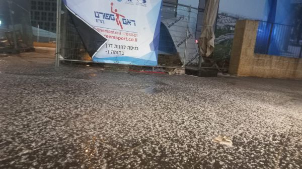 הכנה לשלג? ברד כבד יורד בירושלים. צפו בתיעוד