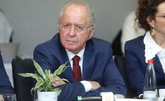 "זאת עקירת שיני כלב השמירה של הדמוקרטיה"