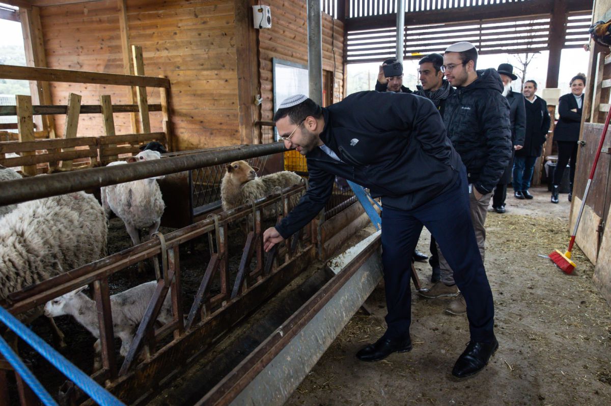 ”אמיצים”: השר וסרלאוף ביקר בכפר הנוער החרדי