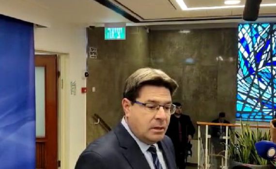 אקוניס: "צריך לקדם במהירות גירוש מחבלים"