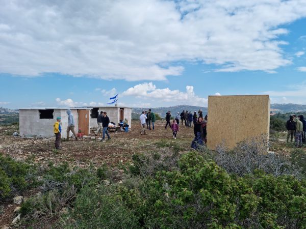 שוב: ממשלת הימין מפנה מאחז ביו"ש