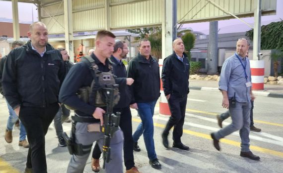 מנכ"ל משרד הביטחון סייר במעברים בשומרון