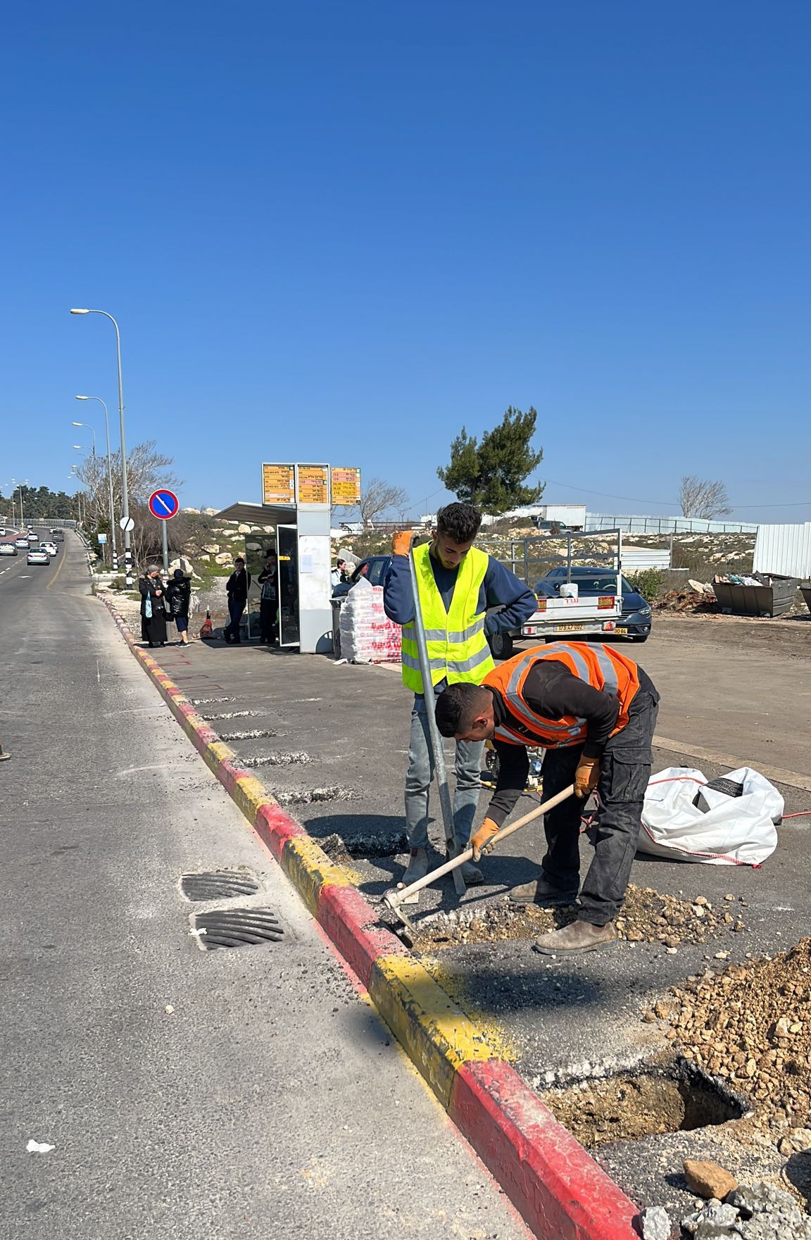 אחרי הפיגוע: 300 תחנות אוטובוס ימוגנו בירושלים