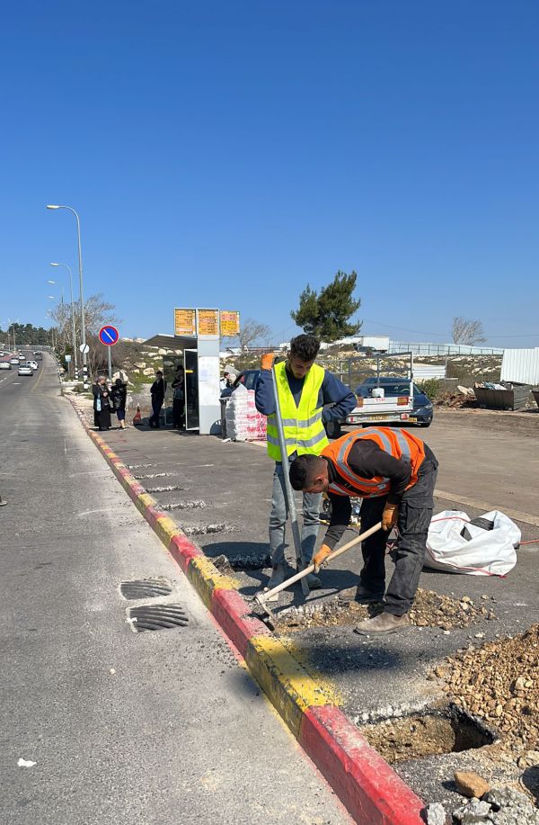 אחרי הפיגוע: 300 תחנות אוטובוס ימוגנו בירושלים