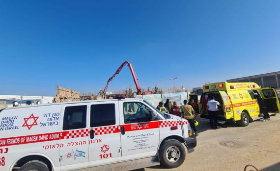 תאונה בצפון: 7 פצועים בהתנגשות בין מיניבוס לרכב