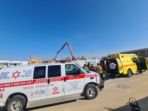 תאונה בצפון: 7 פצועים בהתנגשות בין מיניבוס לרכב