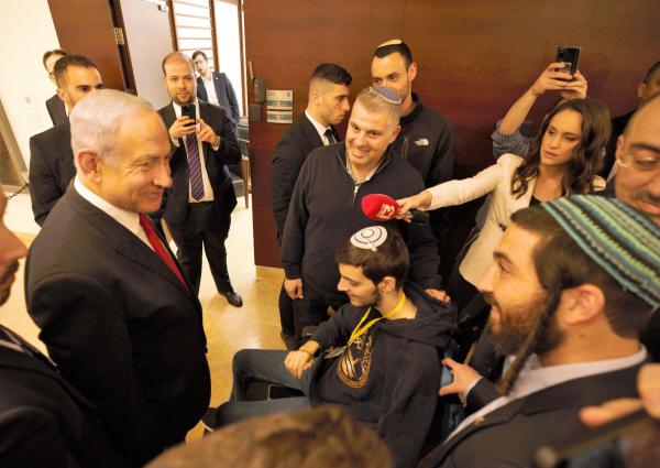 נתניהו פגש את בניה פרץ: "כל הכבוד תמשיך"