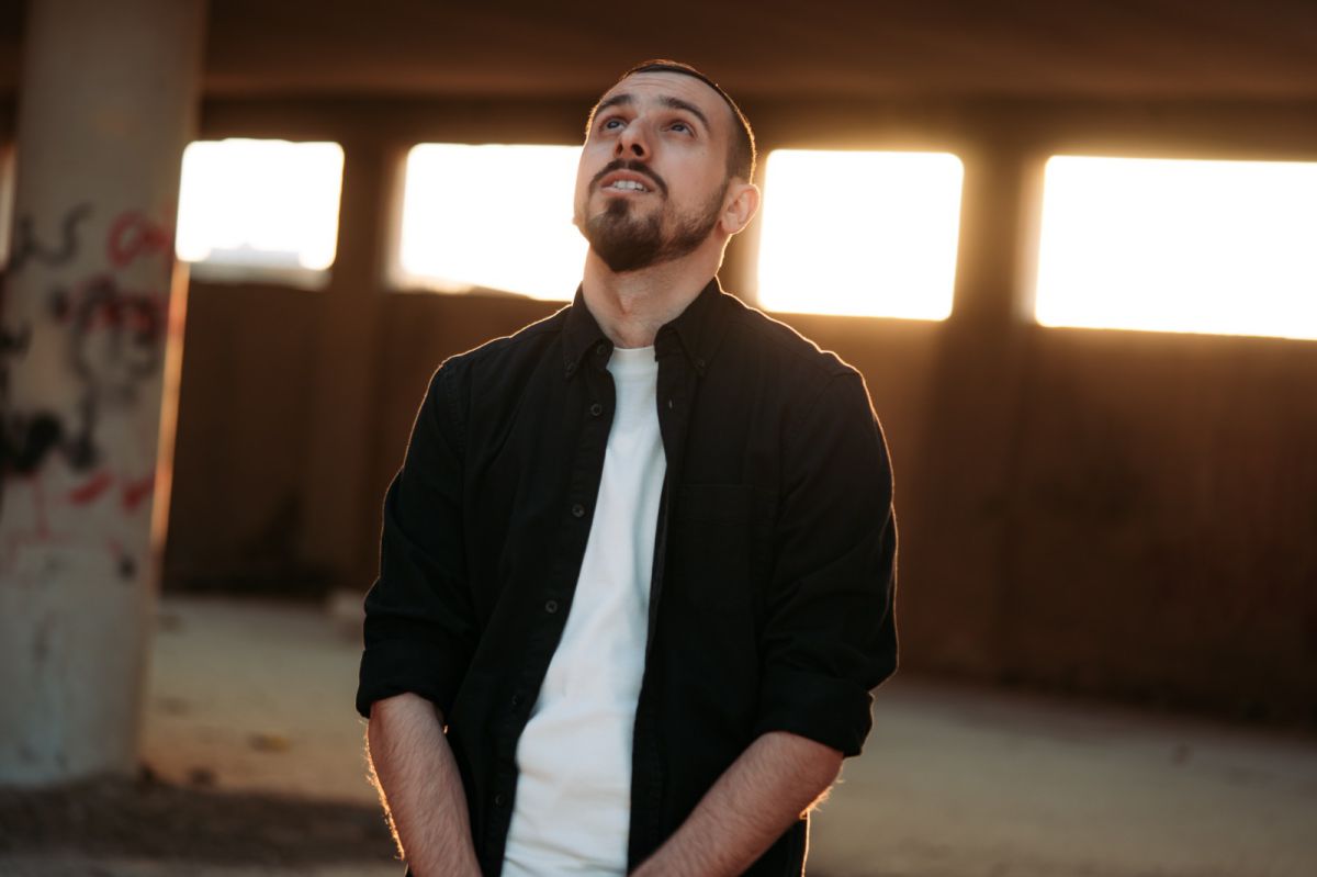 הסינגל החדש של אופיר אלחייני: "מעליי"