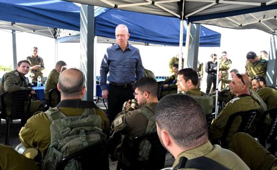 גלנט: "כל קריאה לסרבנות היא פגיעה בביטחון ישראל"