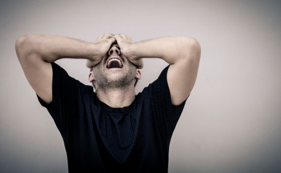 "איך אנחנו הגברים תמיד נופלים בפח?"