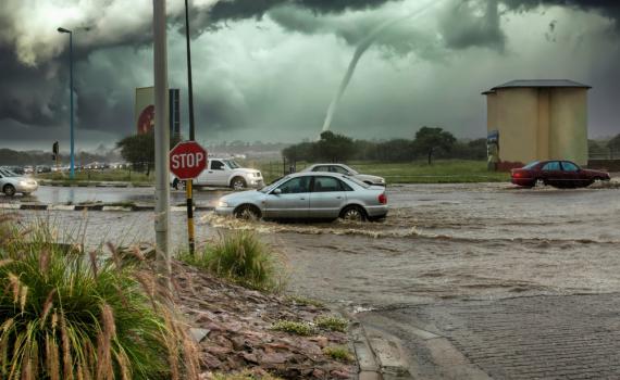 סופה קיצונית בארה"ב: אלפים נותרו ללא חשמל