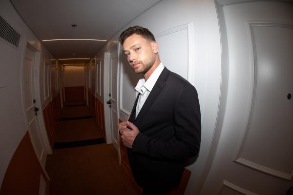 לא רק שחקן ודוגמן | און רפאלי עם טייטל חדש