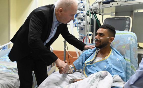 גלנט הגיע לבקר את הלוחמים שנפצעו בחווארה