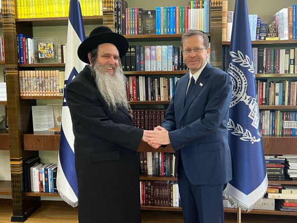 הנשיא נפגש עם הרב ארוש: צו השעה, אחדות עם ישראל