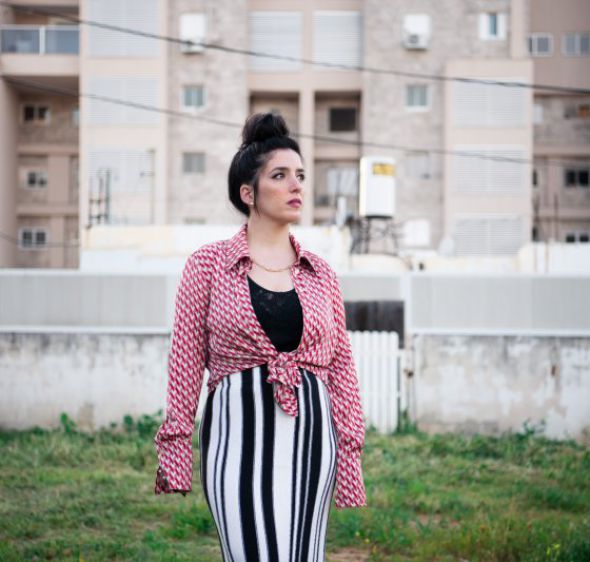 הזמרת והמגישה הסרוגה: זמר מוכר מאוד הטריד אותי מינית