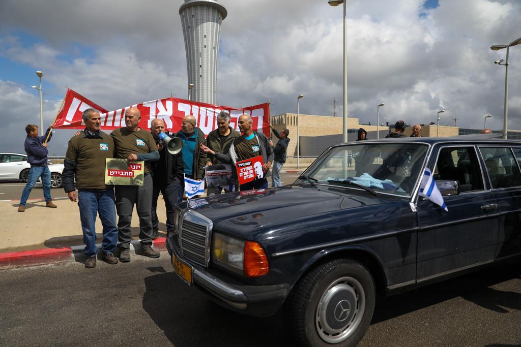 "יוני היה מתבייש": לוחמי סיירת מטכ"ל נגד נתניהו