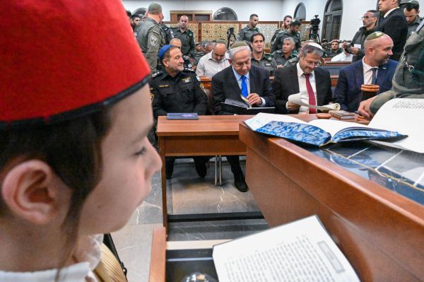 פורים תשפ"ג | נתניהו והרצוג בקריאות מגילה