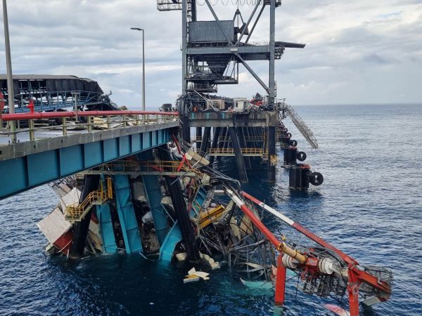 שעות אחרי קריסת העגורן: נמשך החיפוש אחר הנעדרים
