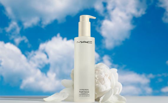 מותג האיפור הבינלאומי בליין חדש של מוצרי טיפוח