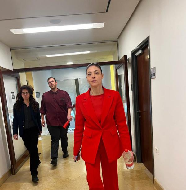 כבר לא בשחור: הלוק המפתיע של מרב מיכאלי