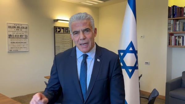 במקום להרגיע, לפיד מסית ומעודד את האנרכיה