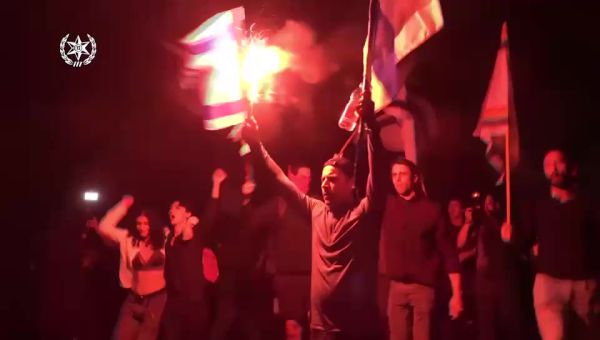 צפו: פריצת המחסומים, וההתפרעות בנתיבי איילון