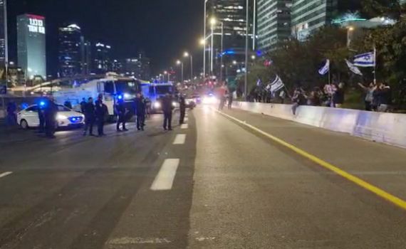 המשטרה חסמה את איילון כדי לפזר את המפגינים. צפו